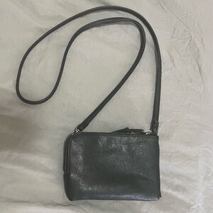 Small black Universal Thread purse